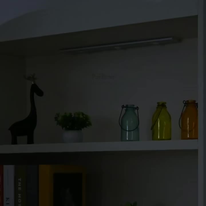 Night Light Motion Sensor Light Wireless Ultra Thin USB LED for Kitchen Cabinet Bedroom Wardrobe Indoor Lighting